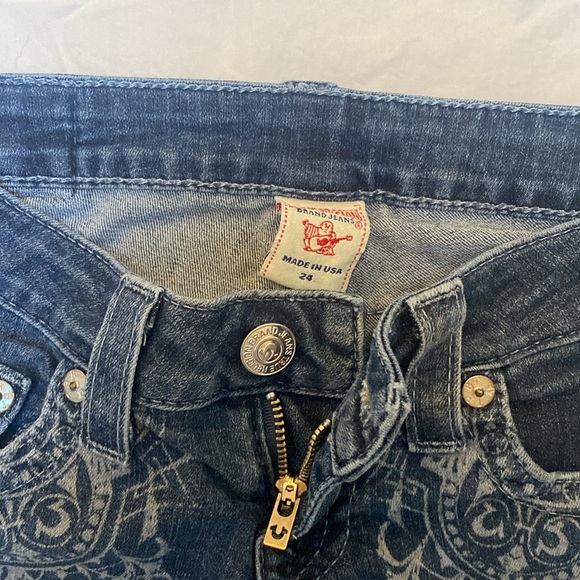 True Religion Cathedral Floral Print
Skinny Low-Rise Cropped Jeans Size 24 - Picture 3 of 7
